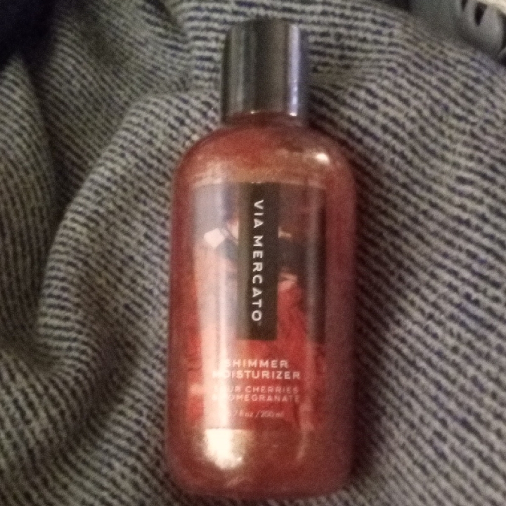 New! Via Mercato Shimmer Moisturizer Bella Collection